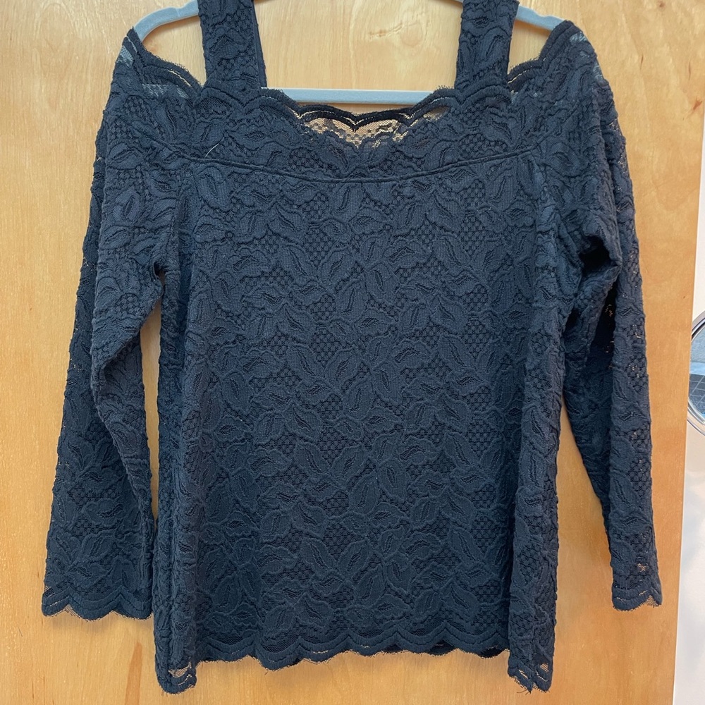 Chicos long sleeve cold shoulder Lacey top